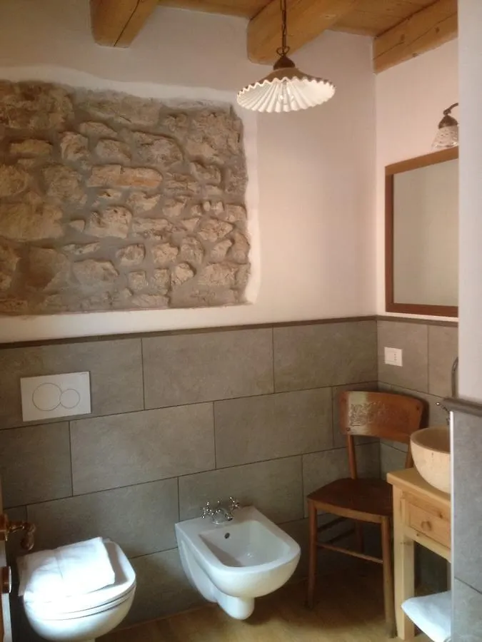 Il Capriolo Felice - Agriturismo Bed & Breakfast Lastebasse